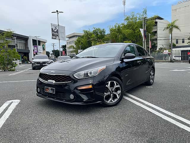 2021 Kia Forte LXS usado en venta por Mena Dominguez Motors