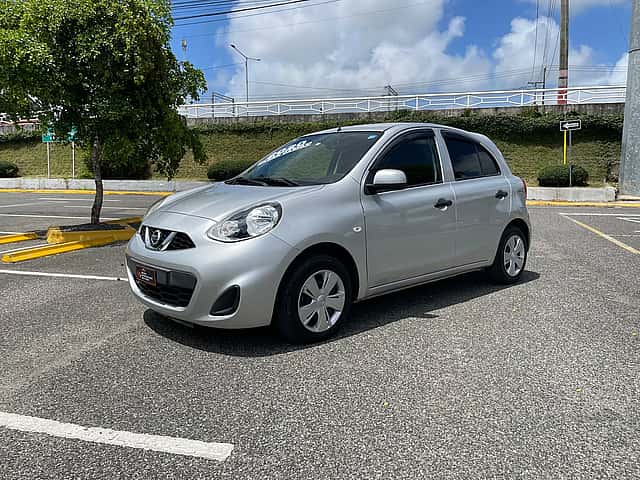 2020 Nissan March usado en venta por Mena Dominguez Motors