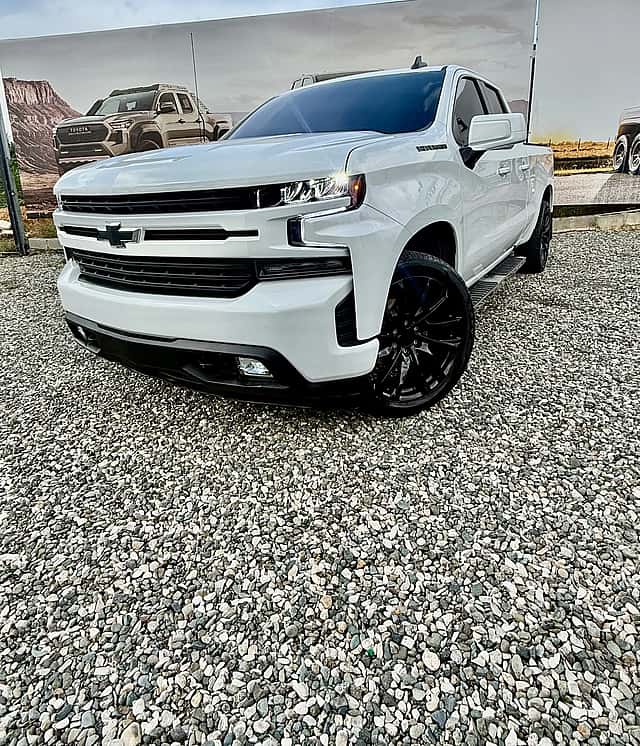 2021 Chevrolet Silverado Custom usado en venta por Light Auto Import