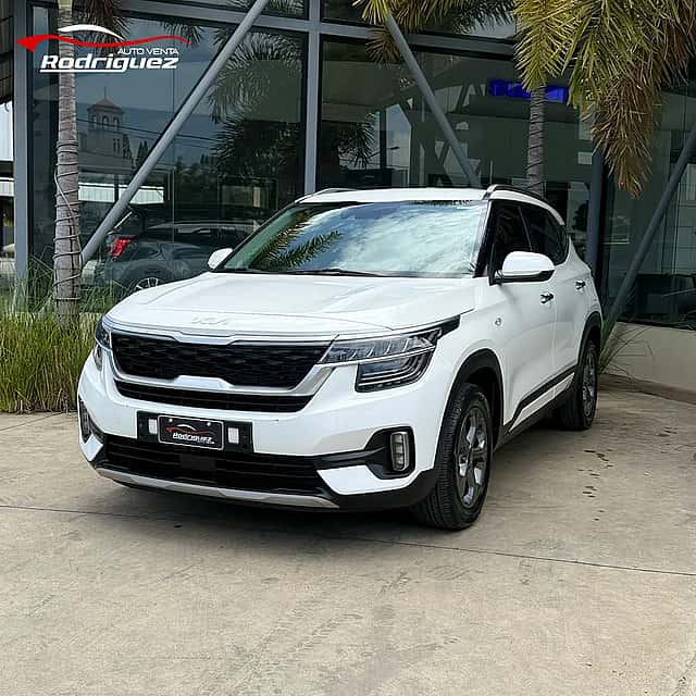 2023 Kia Seltos LX usado en venta por Rodríguez Internacional Autoventa