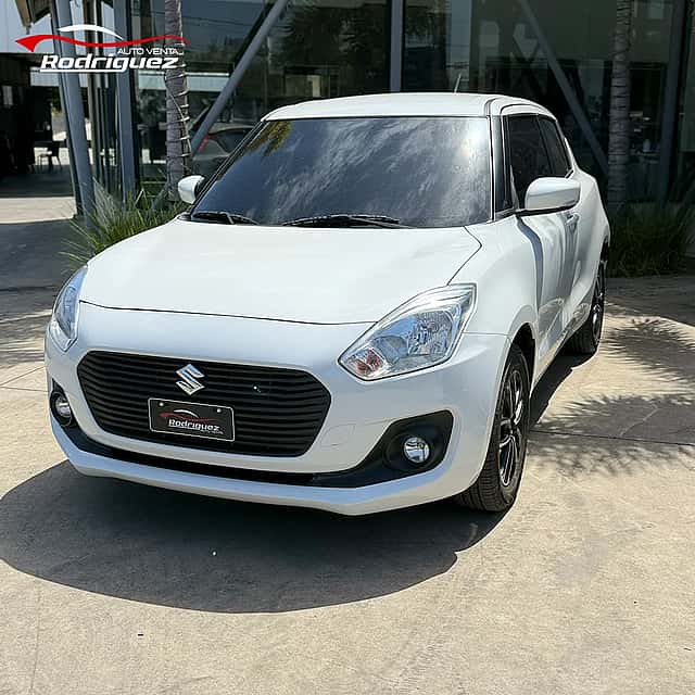 2022 Suzuki Swift GL+ usado en venta por Rodríguez Internacional Autoventa