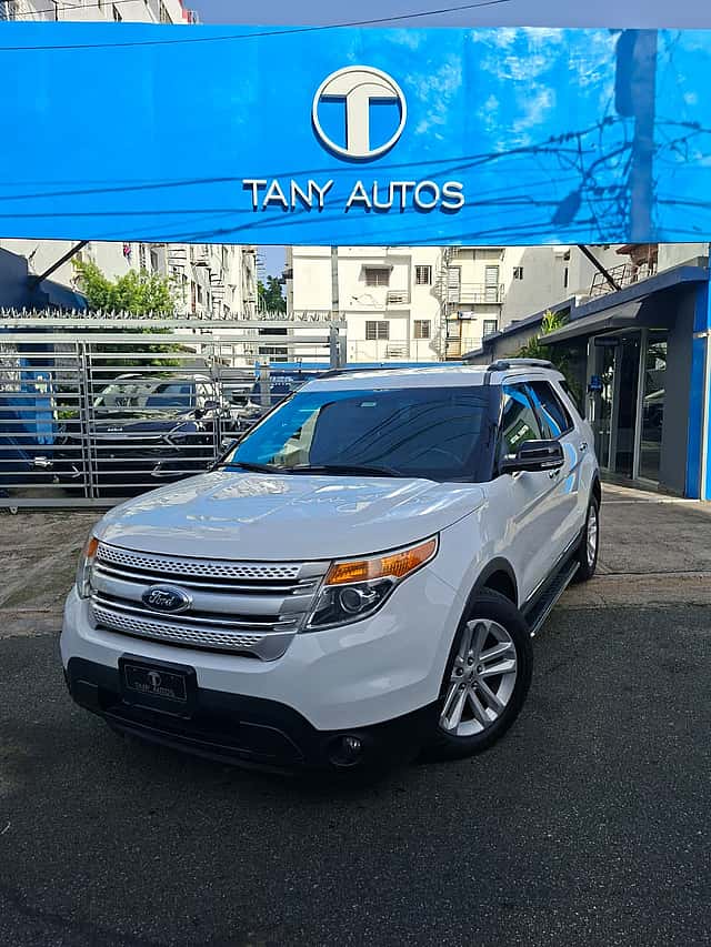 2015 Ford Explorer XLT usado en venta por Tany Autos