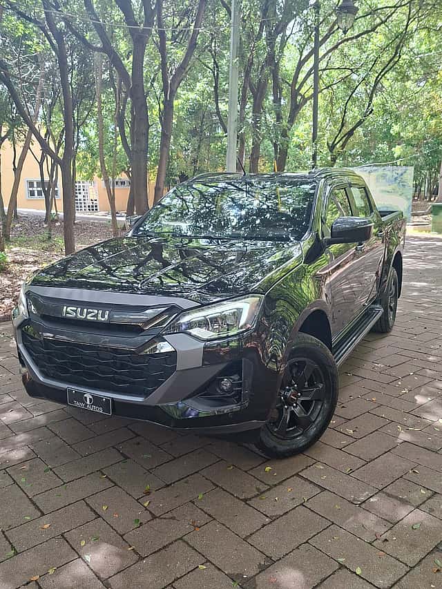2025 Isuzu DMAX LSE usado en venta por Tany Autos