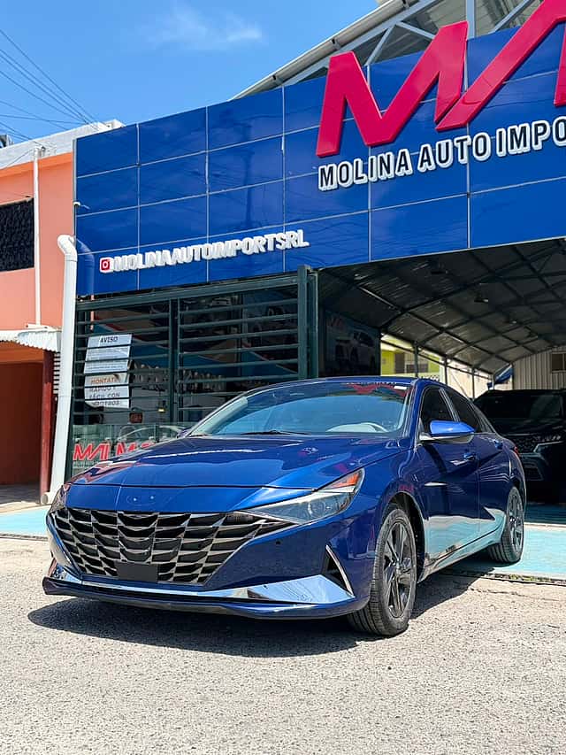 2021 Hyundai Elantra SEL usado en venta por Molina Auto Import
