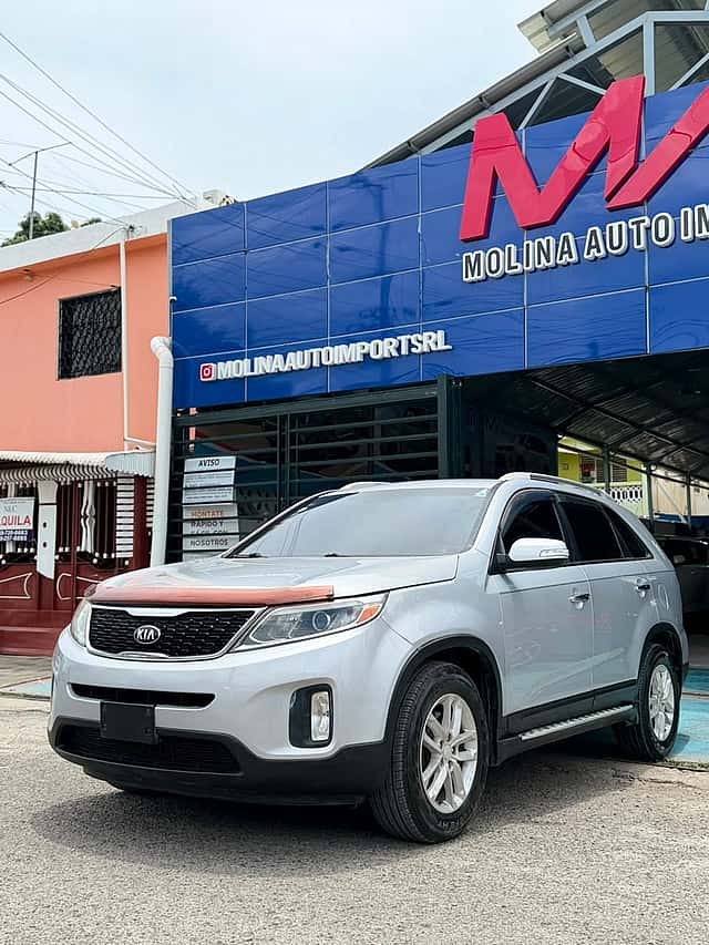 2015 Kia Sorento LX usado en venta por Molina Auto Import