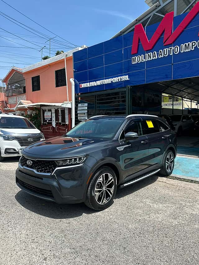 2021 Kia Sorento LX usado en venta por Molina Auto Import