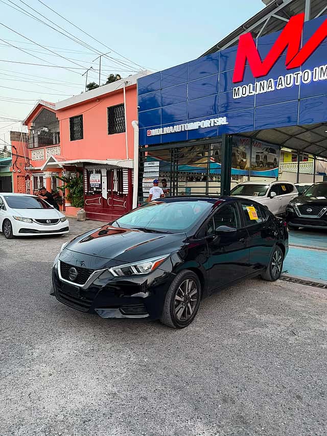 2021 Nissan Versa SV usado en venta por Molina Auto Import