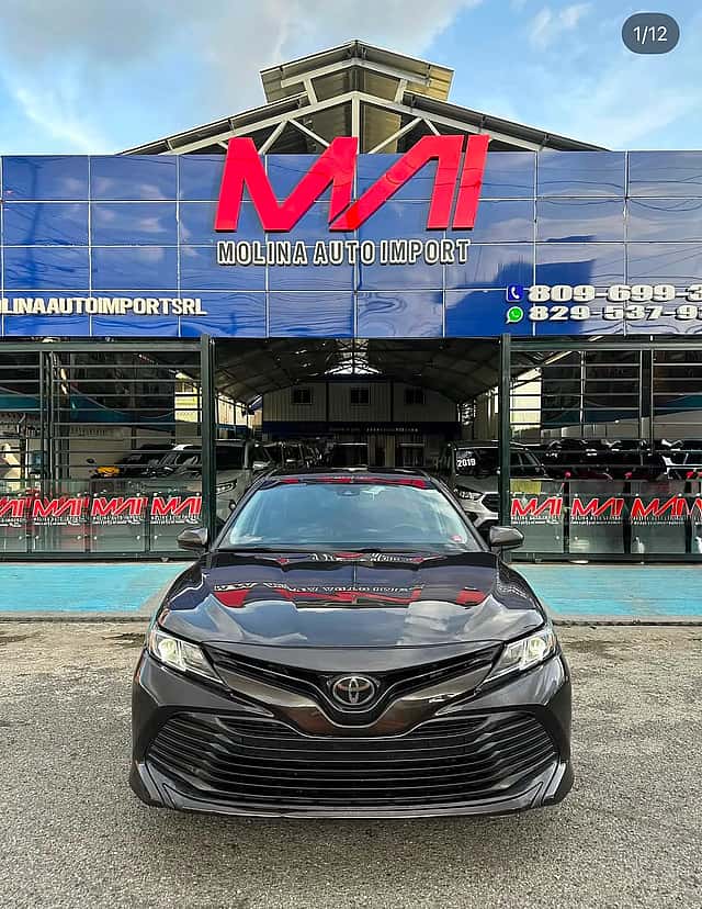2019 Toyota Camry LE usado en venta por Molina Auto Import