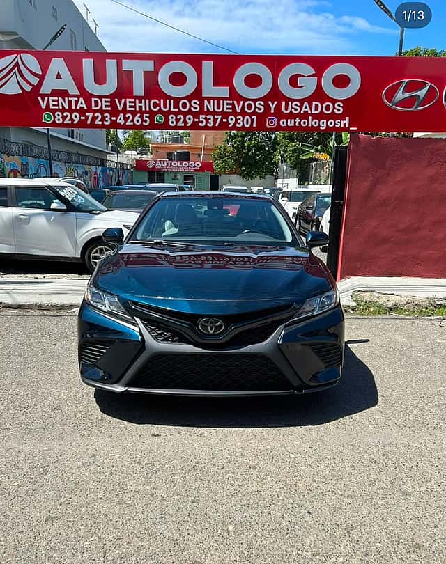 2020 Toyota Camry SE usado en venta por Molina Auto Import