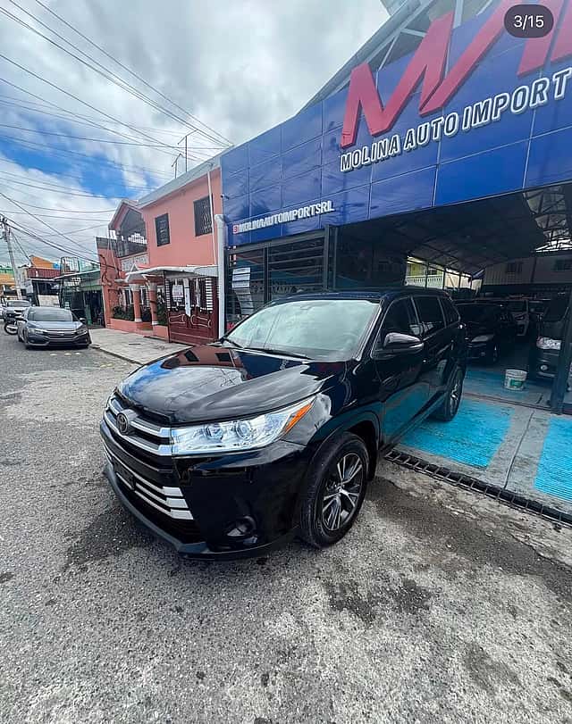 2019 Toyota Highlander LE usado en venta por Molina Auto Import