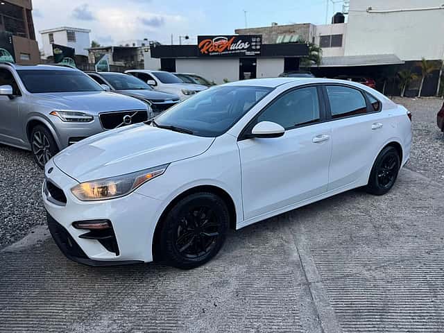 2020 Kia Forte LX usado en venta por RosAutos 