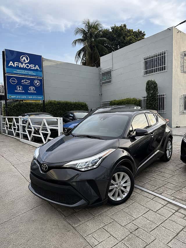 2021 Toyota C-HR LE usado en venta por Afimosa Motors