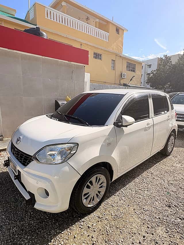 2018 Toyota Passo usado en venta por LORENZO AUTOS