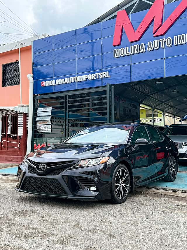 2019 Toyota Camry SE usado en venta por Autologo
