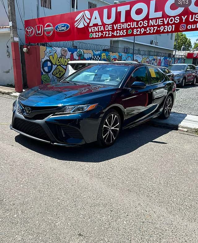 2020 Toyota Camry SE usado en venta por Autologo