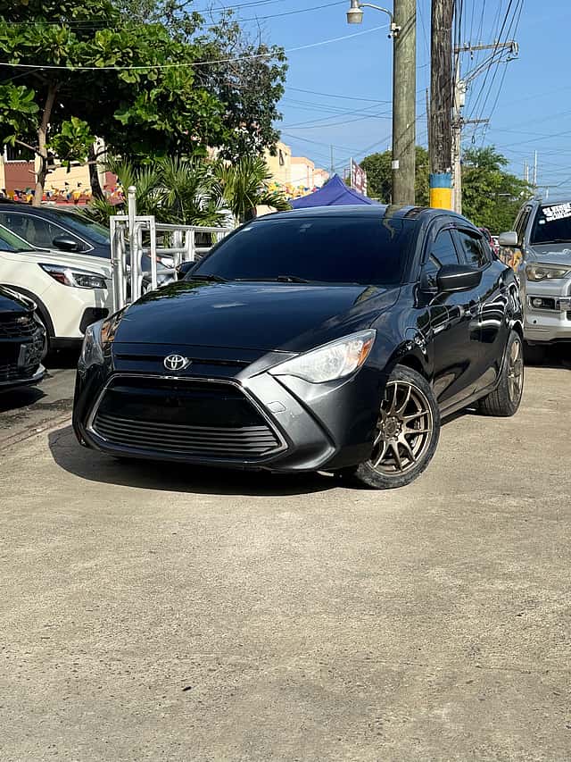 2016 Toyota Scion IA usado en venta por Inversiones los Olivos Auto Import 