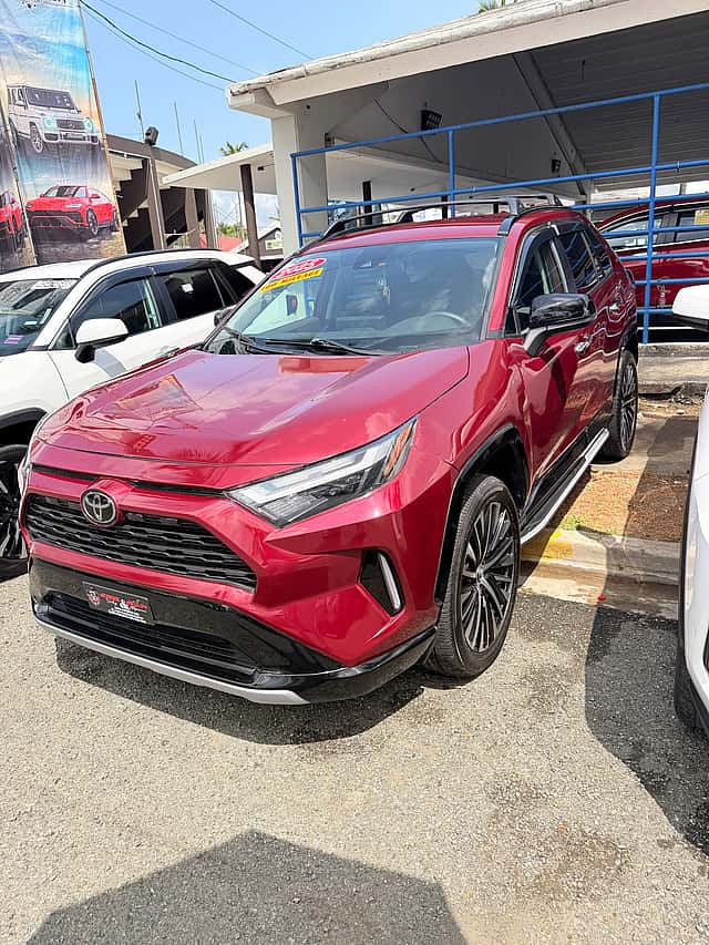 2025 Toyota RAV4 usado en venta por Carlos Rosa Auto Import