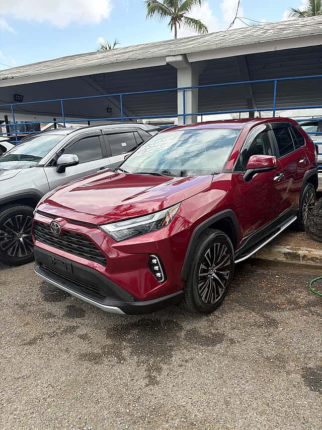 2024 Toyota RAV4 LE usado en venta por Carlos Rosa Auto Import