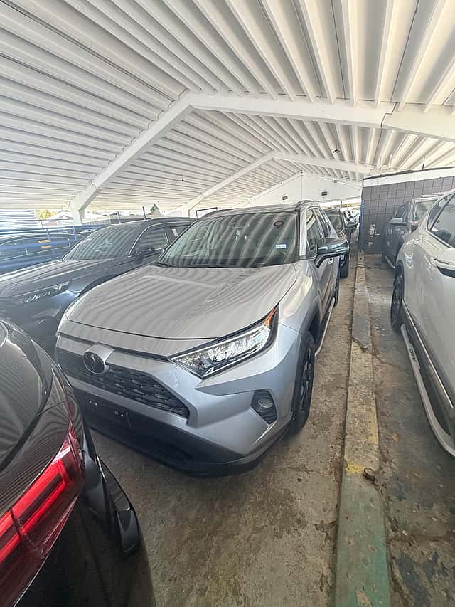 2020 Toyota RAV4 XLE usado en venta por Carlos Rosa Auto Import