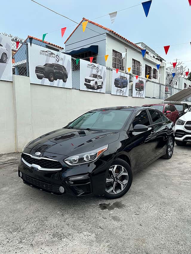 2020 Kia Forte LXS usado en venta por Inversiones LM Ynfante