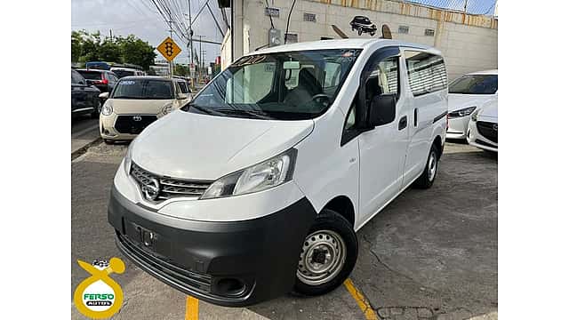 2020 Nissan NV 200 usado en venta por FERSO AUTOS