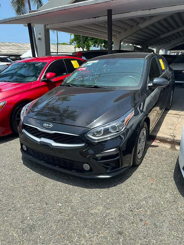 2021 Kia Forte FE, LXS usado en venta por Carlitos Auto Import, SRL