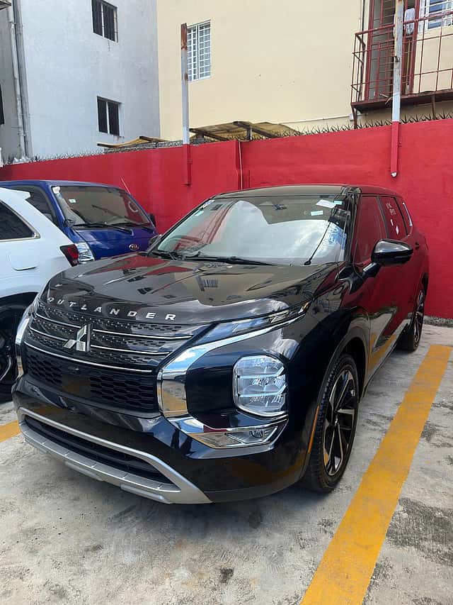 2022 MITSUBISHI Outlander SE usado en venta por Carlitos Auto Import, SRL