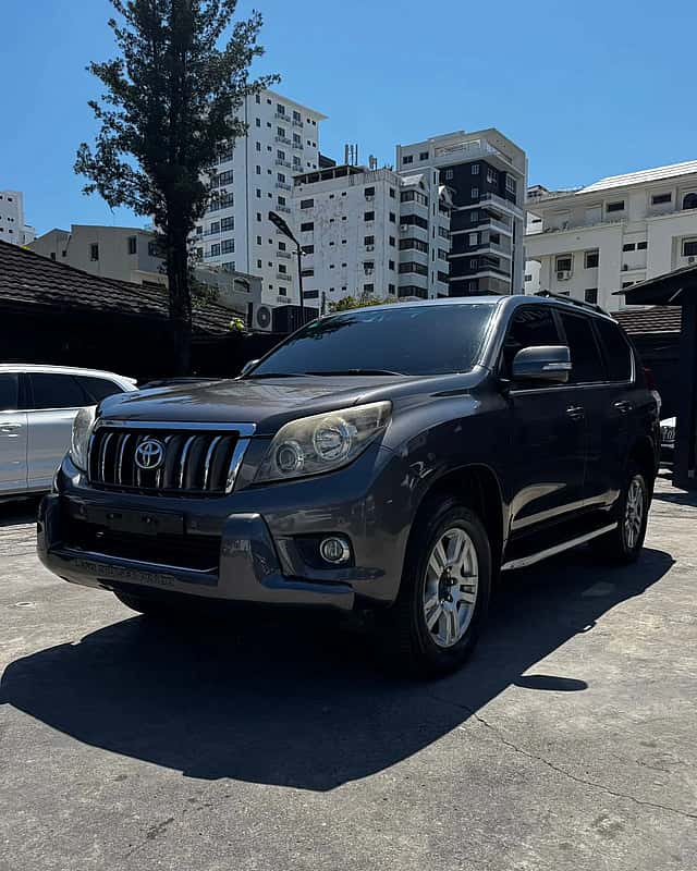 2011 Toyota Land Cruiser Prado VX usado en venta por Taino Auto Deluxe