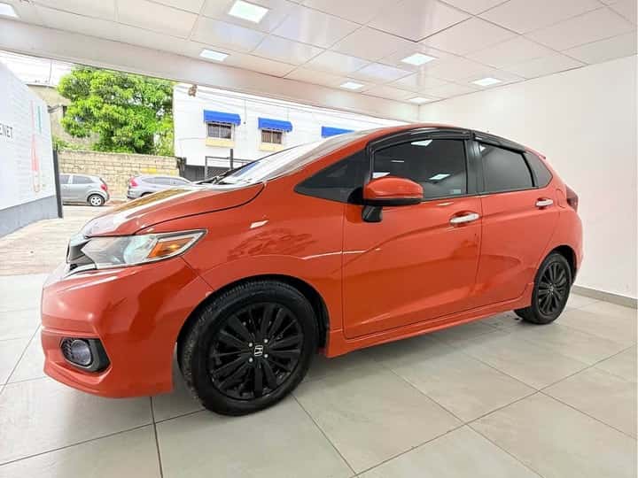 2019 Honda Fit Sport usado en venta por Car's And Home's On Sale Chos