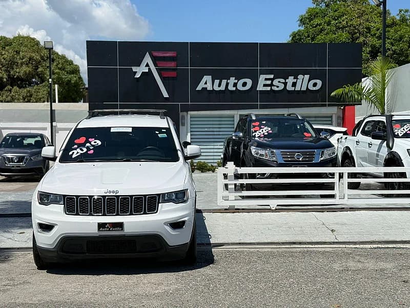 Jeep Grand Cherokee Laredo 2019 en venta - vista principal