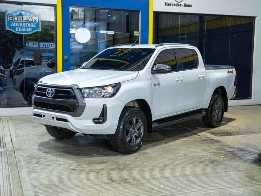 2025 Toyota Hilux 2.4 usado en venta por Golds Brothers Auto
