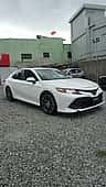 Toyota Camry LE 2020 - miniatura 3