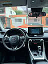 Toyota RAV4 LE 2020 - miniatura 4
