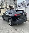 Toyota RAV4 LE 2020 - miniatura 3