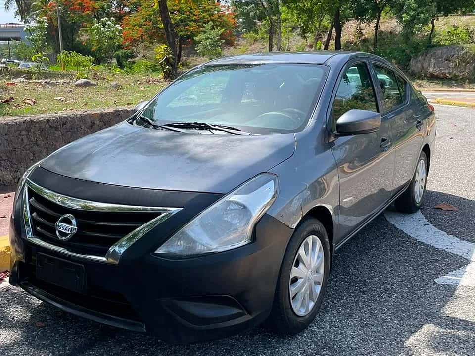 2018 Nissan Versa S Plus usado en venta por Negozia Plus