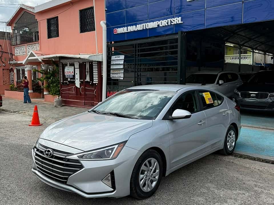 2020 Hyundai Elantra SE usado en venta por Molina Auto Import