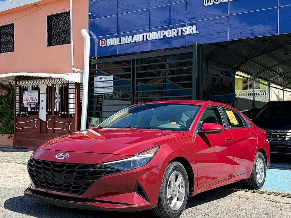 2021 Hyundai Elantra SE usado en venta por Molina Auto Import