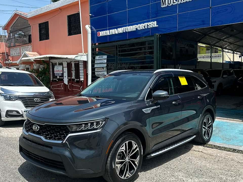 2021 Kia Sorento LX usado en venta por Molina Auto Import