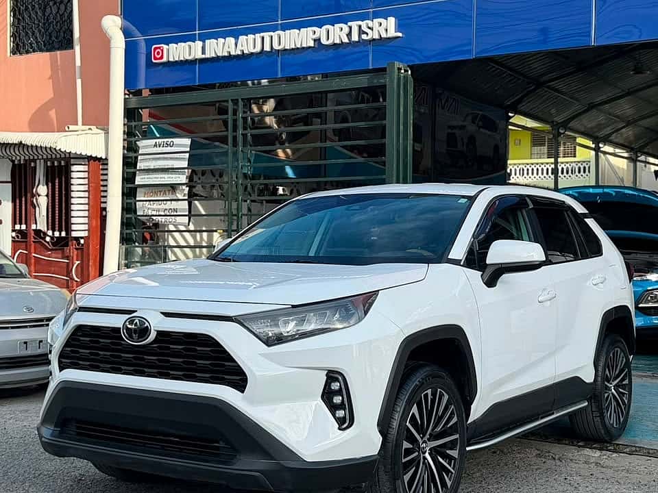 2022 Toyota RAV4 LE usado en venta por Molina Auto Import
