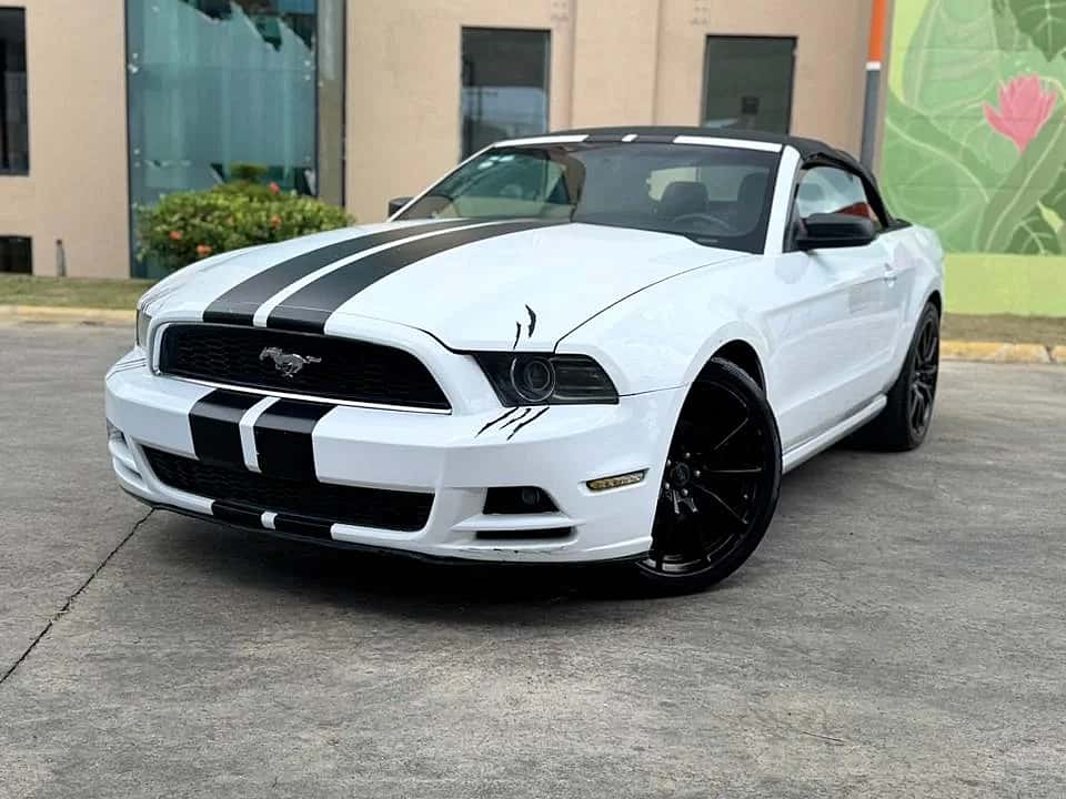 2014 Ford Mustang Convertible usado en venta por GW AUTOS