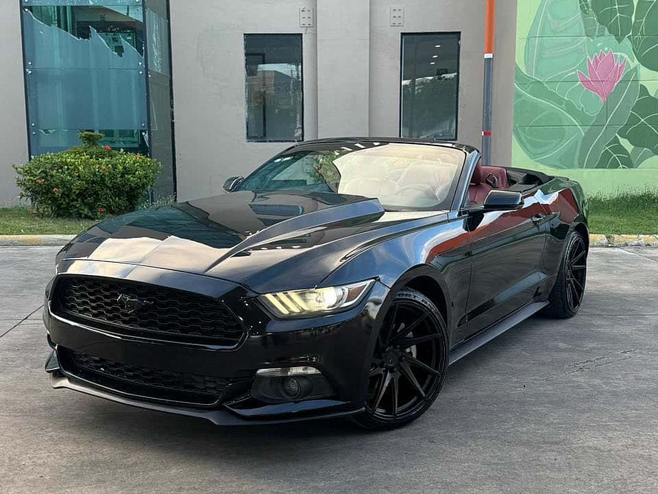 2017 Ford Mustang Convertible usado en venta por GW AUTOS