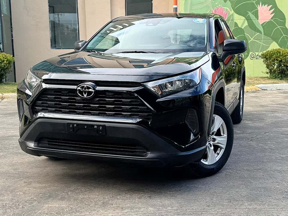 2022 Toyota RAV4 LE usado en venta por GW AUTOS 