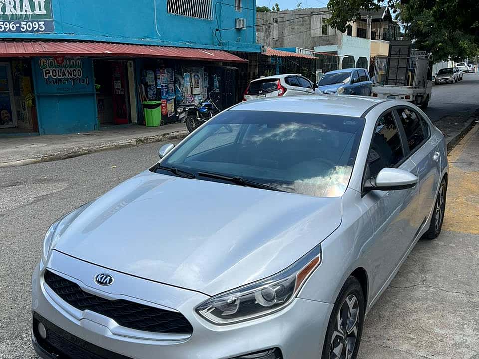 2020 Kia Forte usado en venta por D' PAPAMO AUTO IMPORT