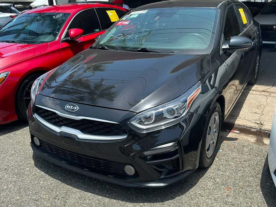 2021 Kia Forte FE, LXS usado en venta por Carlitos Auto Import, SRL