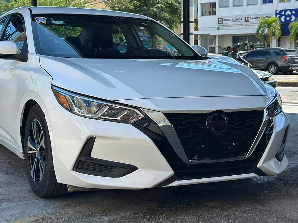 2020 Nissan Sentra SV usado en venta por Carlitos Auto Import, SRL