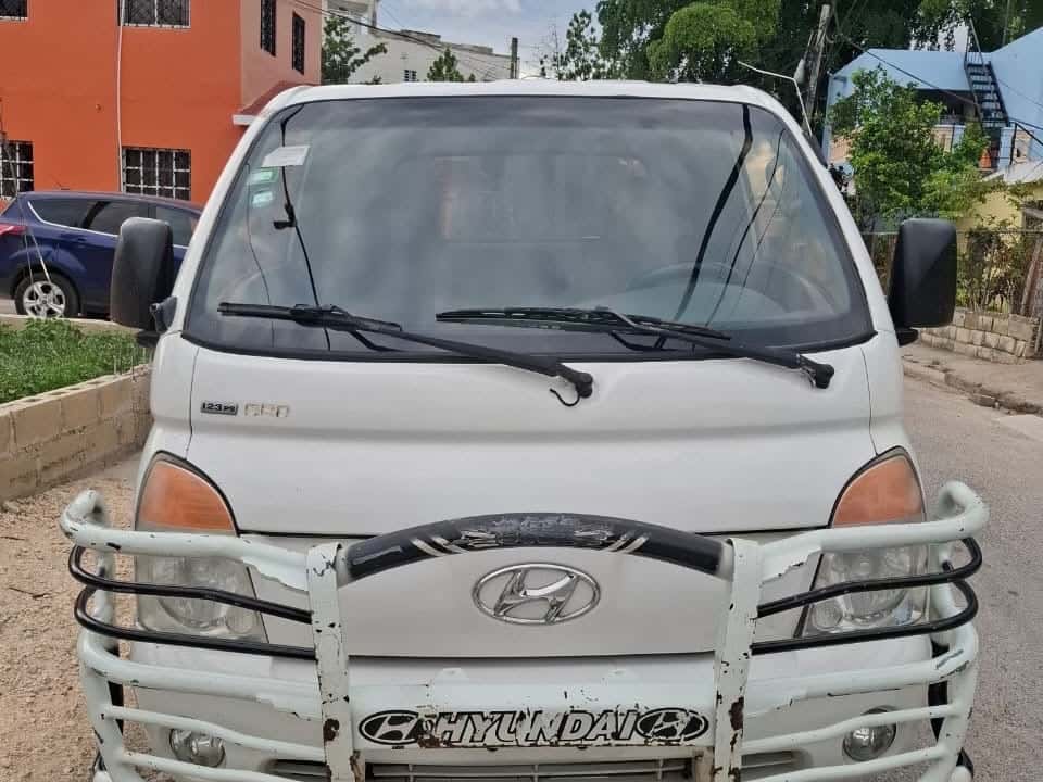 2009 Hyundai H-100 Camion usado en venta por Cesar AutoVentas