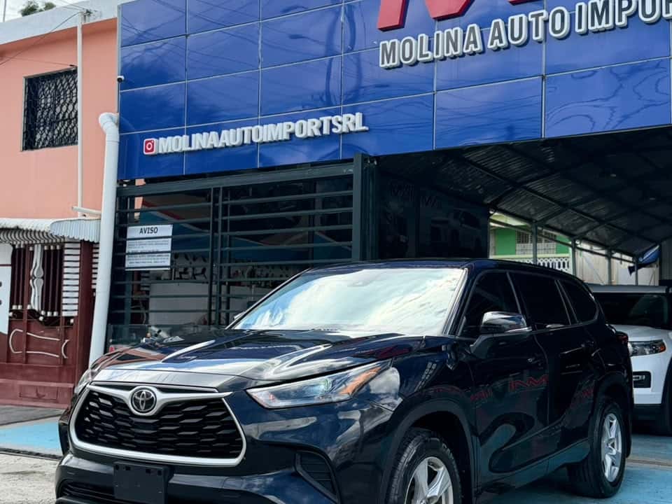 2021 Toyota Highlander L usado en venta por Molina Auto Import