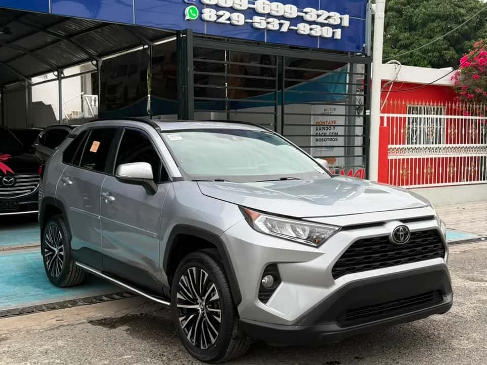 2020 Toyota RAV4 XLE usado en venta por Molina Auto Import