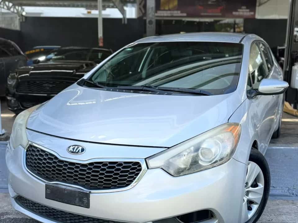 2016 Kia Forte LX usado en venta por GW AUTOS 