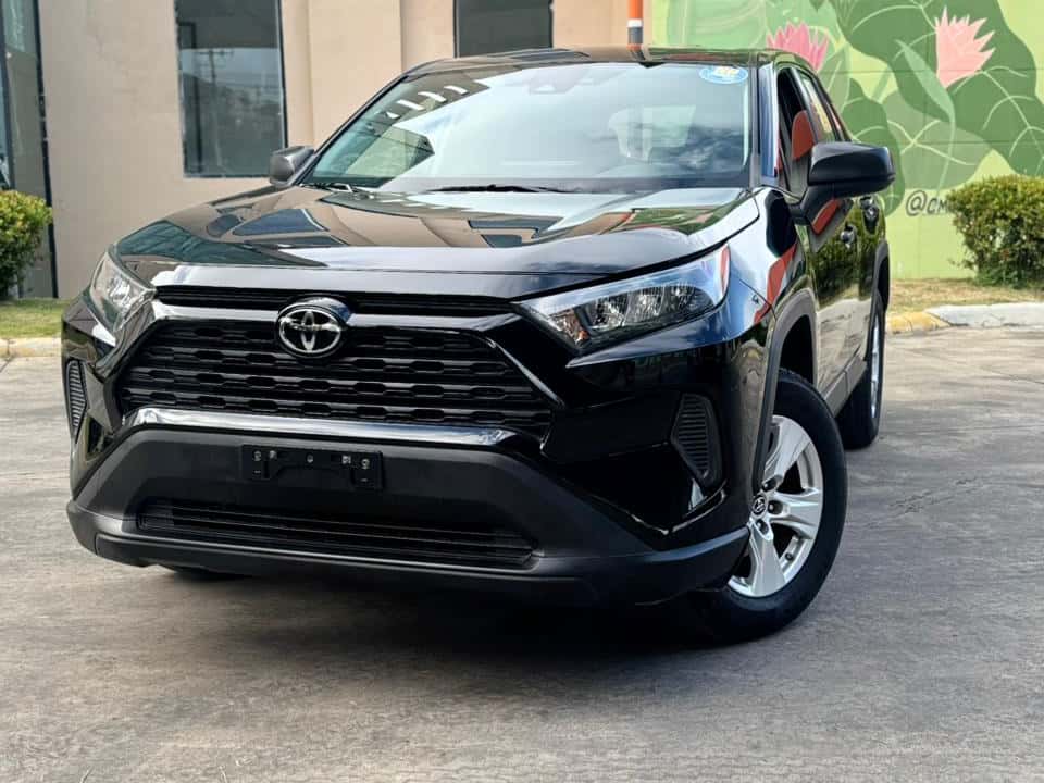 2022 Toyota RAV4 LE usado en venta por GW AUTOS 